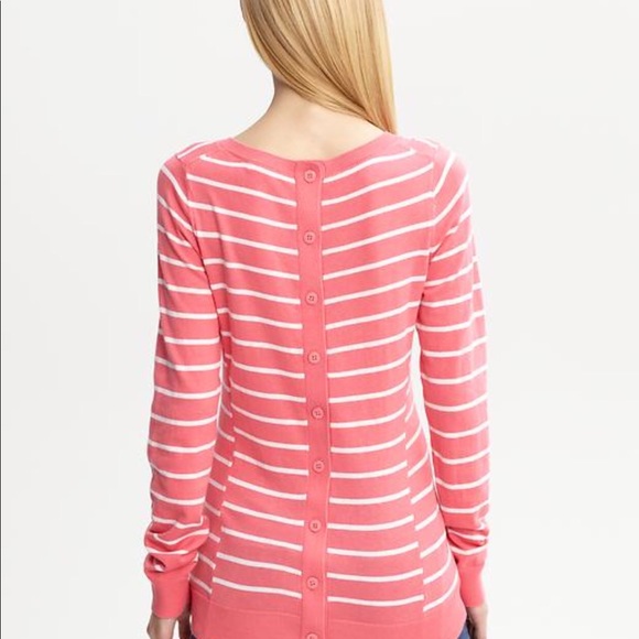 Like New Banana Republic Buttonback Sweater - Picture 2 of 6